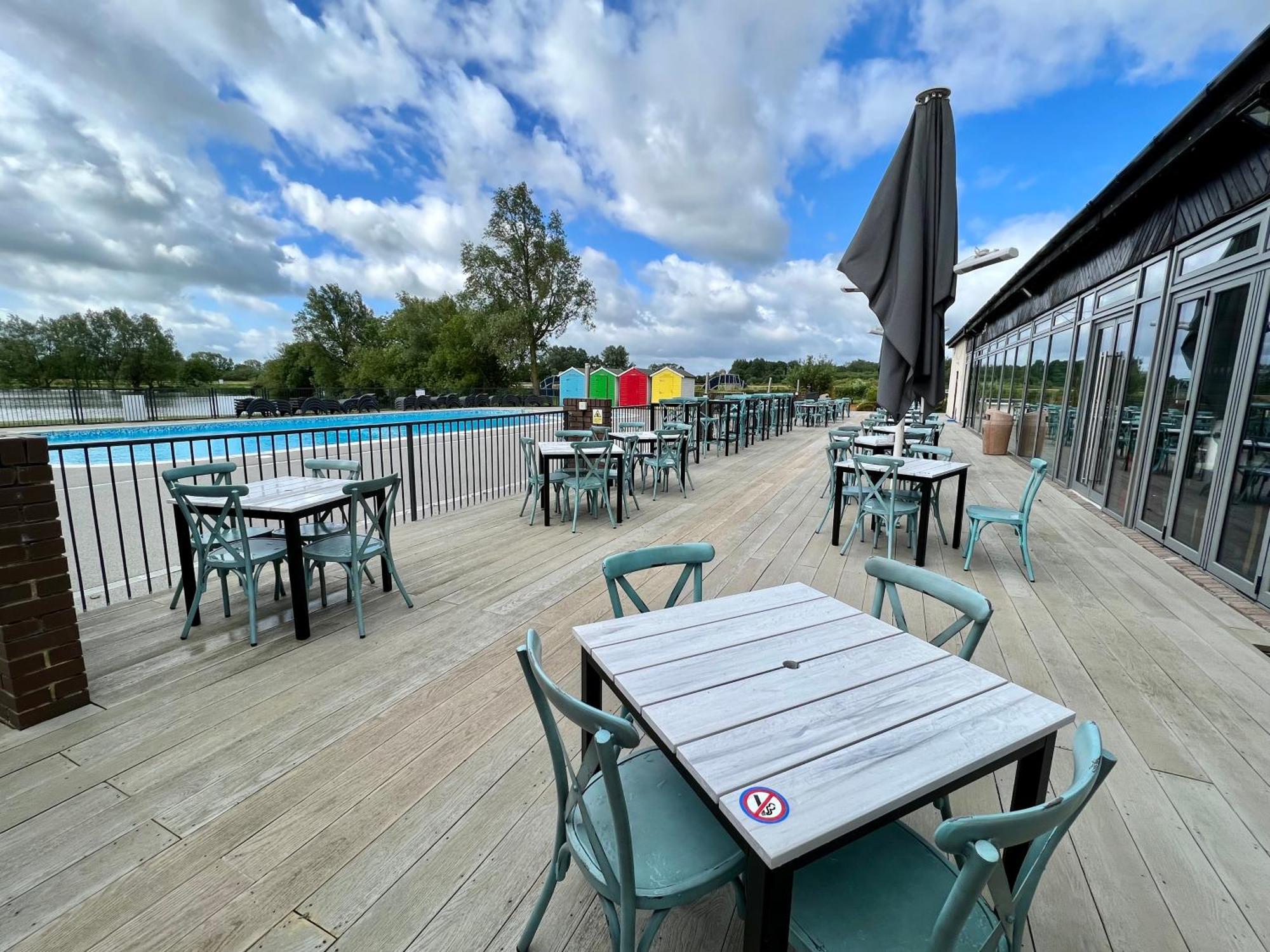 Reeds View Holiday Lodge South Cerney Buitenkant foto