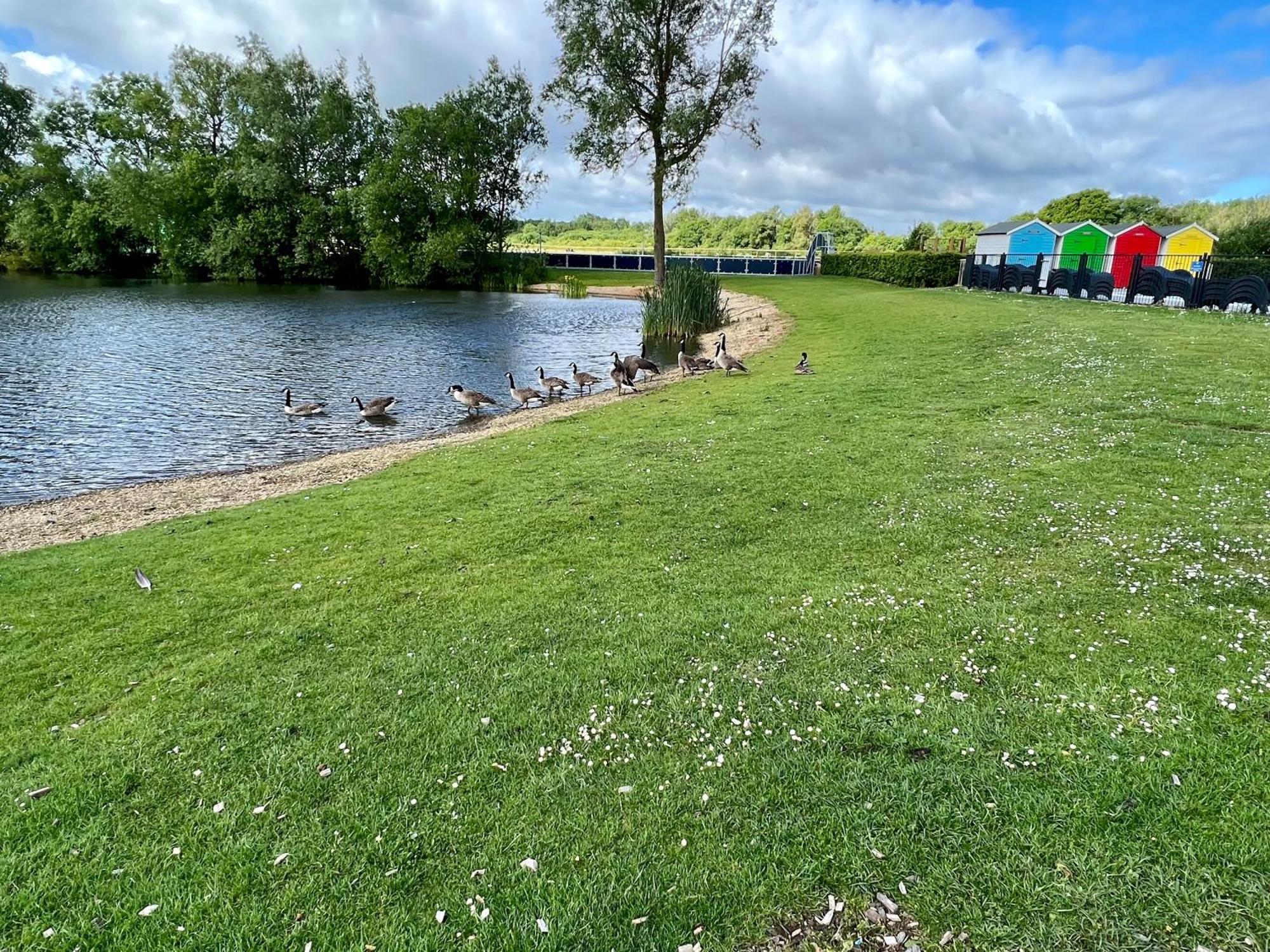 Reeds View Holiday Lodge South Cerney Buitenkant foto