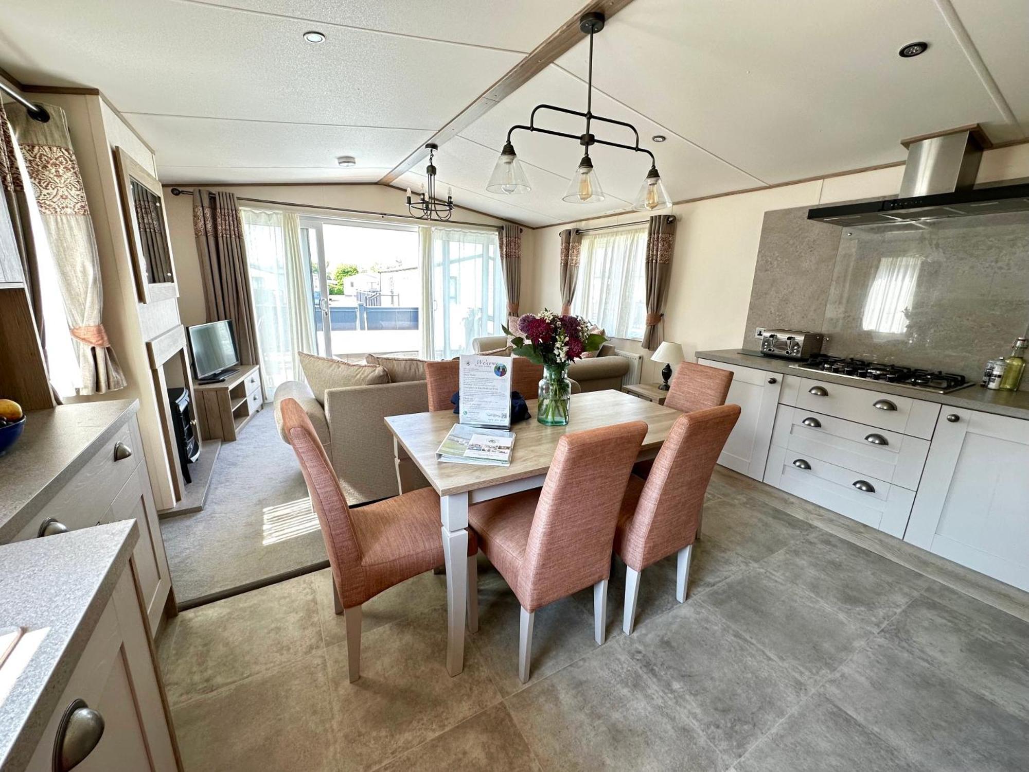 Reeds View Holiday Lodge South Cerney Buitenkant foto