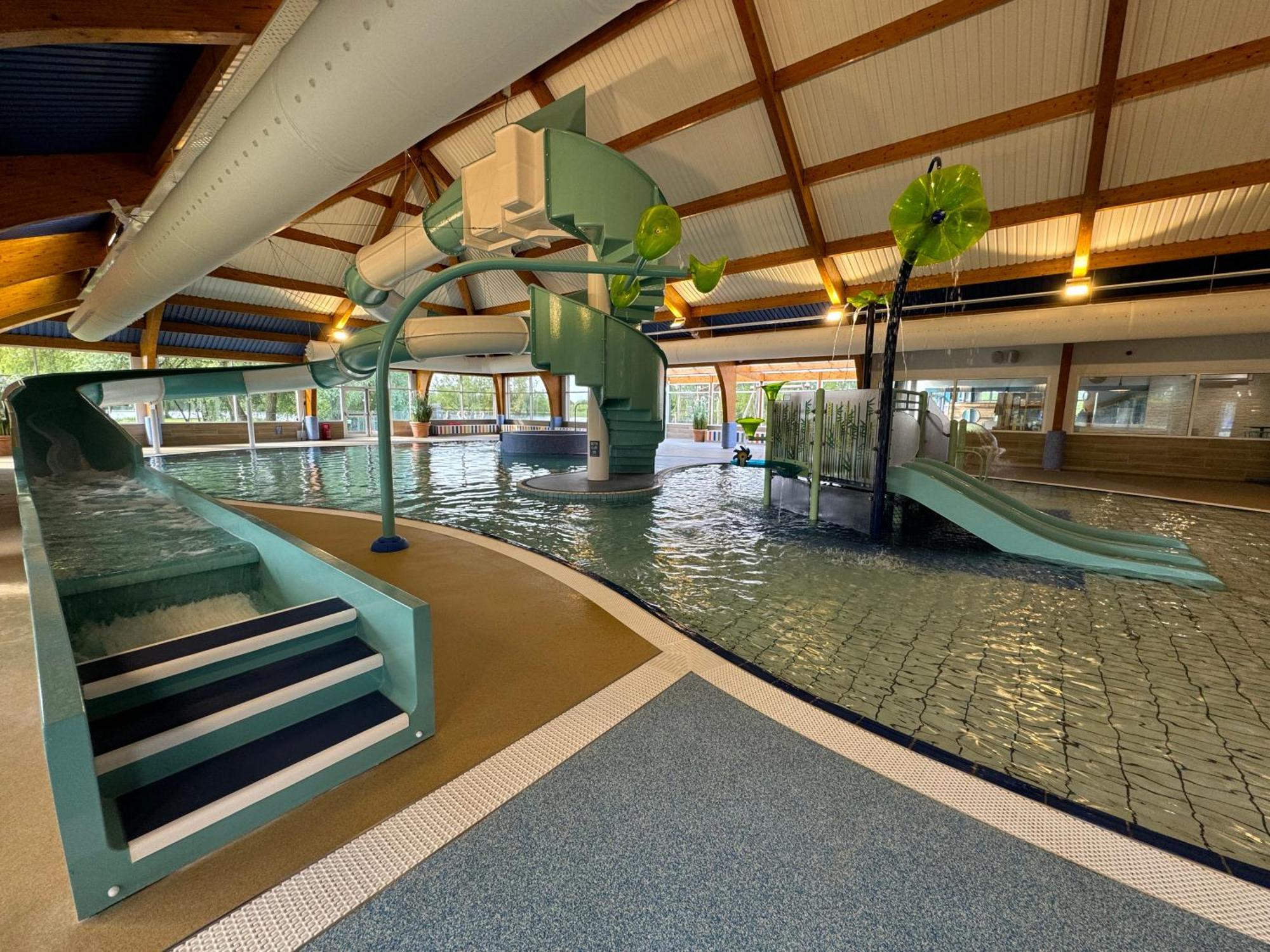 Reeds View Holiday Lodge South Cerney Buitenkant foto